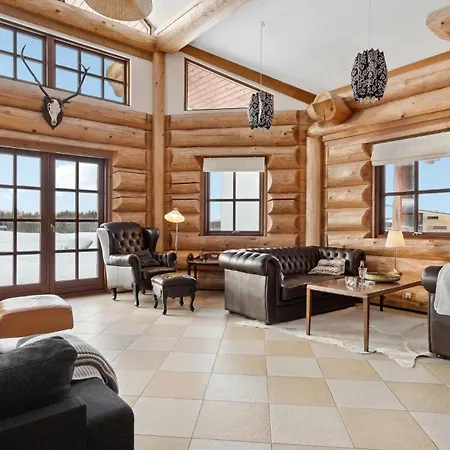 Stunning In With Kitchen Feriehus *